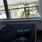 Walk Distance To Mokotow Business Park דירה