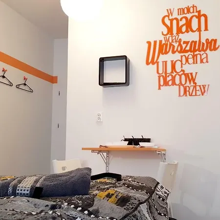Walk Distance To Mokotow Business Park 아파트 *
