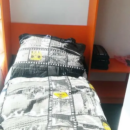 Walk Distance To Mokotow Business Park *