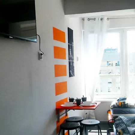 Walk Distance To Mokotow Business Park