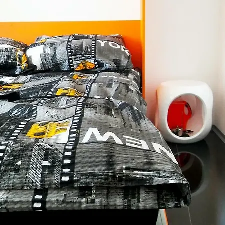 Walk Distance To Mokotow Business Park *