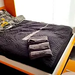 Walk Distance To Mokotow Business Park *