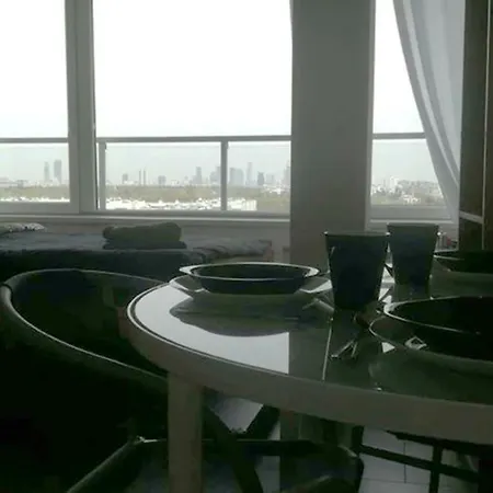 Walk Distance To Mokotow Business Park 아파트 *
